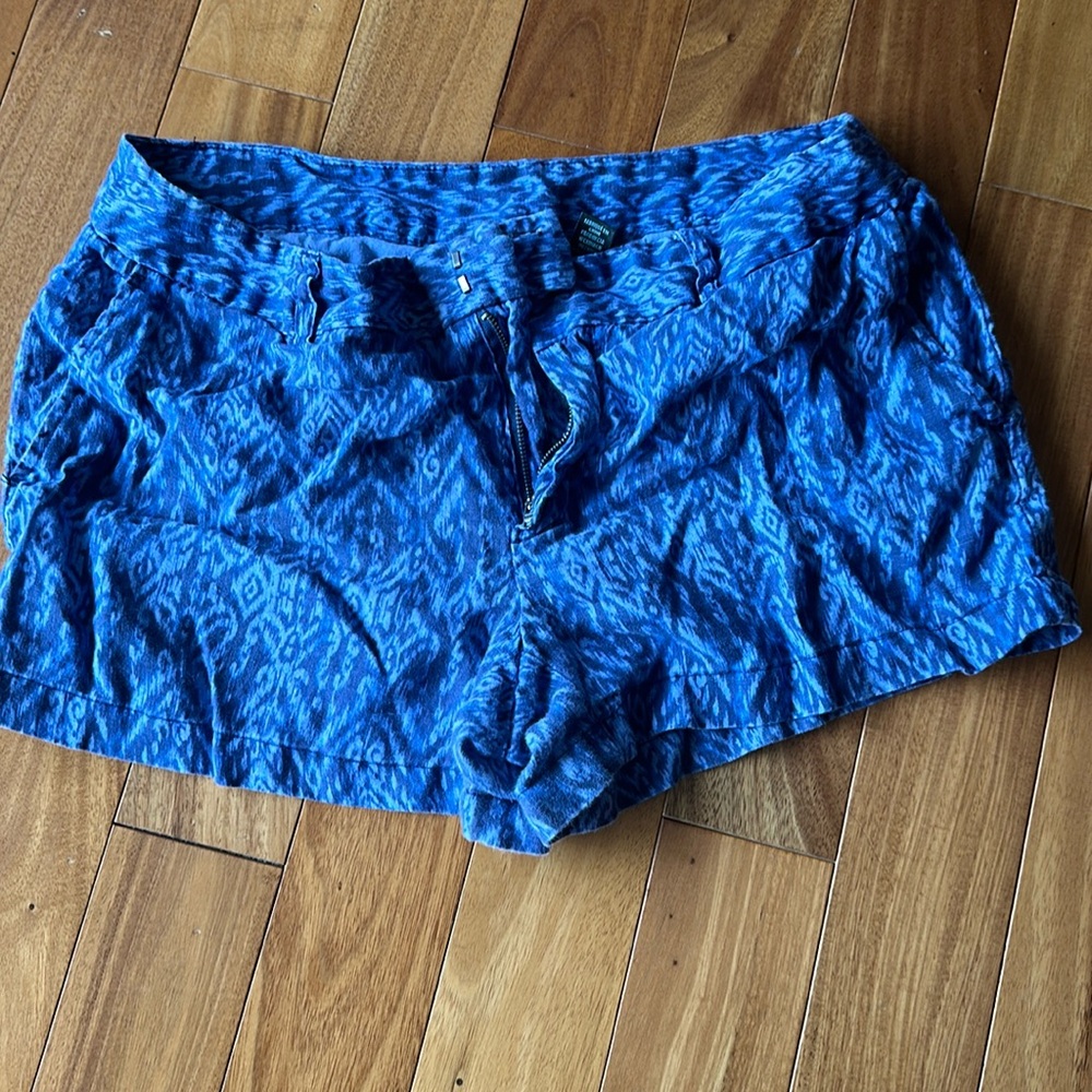 Linen shorts